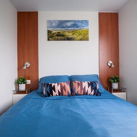 knus en modern ingericht chalet met gratis wifi Villa Tzummarum Buitenkant foto