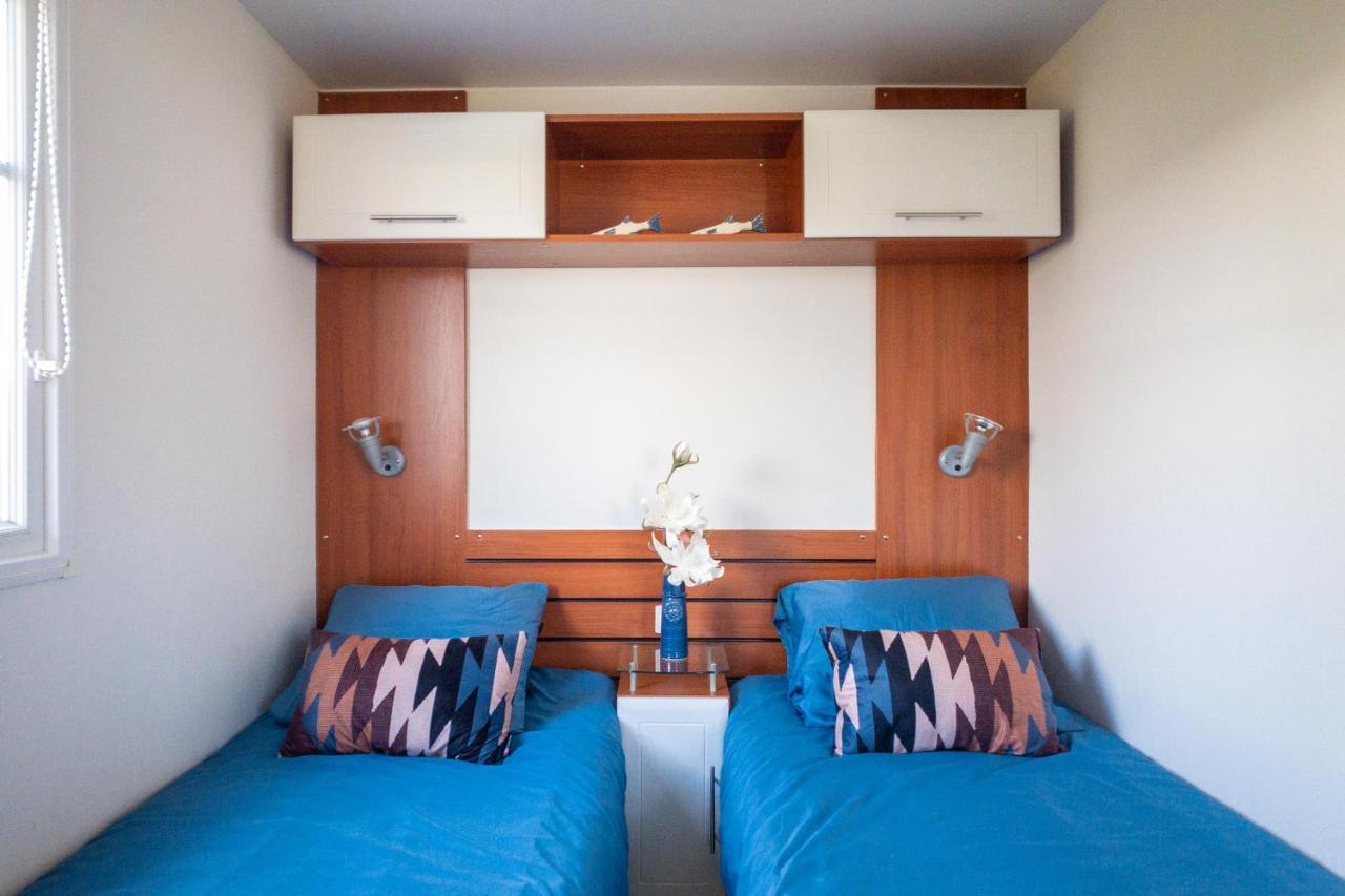 knus en modern ingericht chalet met gratis wifi Villa Tzummarum Buitenkant foto
